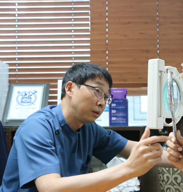 삼성 김희중 원장 상담2.jpg